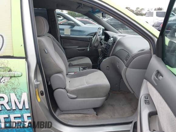 ✅ 2008 Toyota Sienna CE • VIN: 5TDZK23C88S132211 • Lot: 43073830. Listed on IAAI with 187,807 mi. Free auction sales archive from the USA and detailed vehicle history report at DreamBid. Image 5.