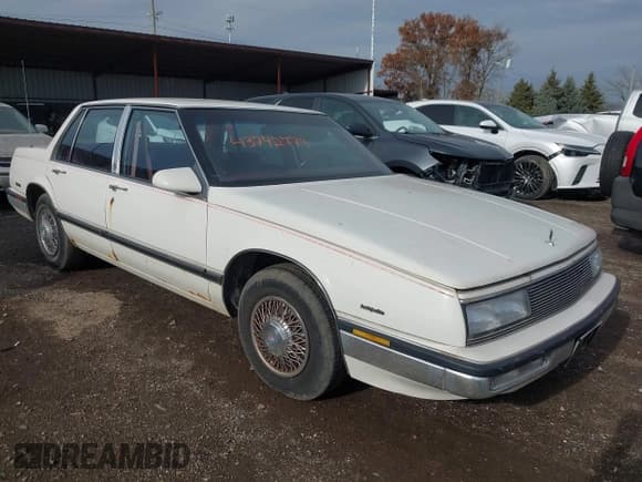 ✅ 1988 Buick LeSabre • VIN: 1G4HR54C3JH470967 • Lot: 43742779. Listed on IAAI with 182,158 mi. Free auction sales archive from the USA and detailed vehicle history report at DreamBid. Image 1.