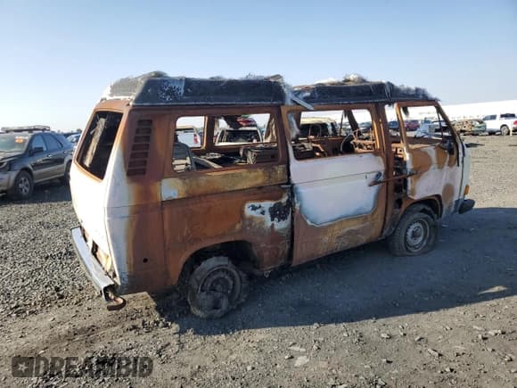 ✅ 1980 Volkswagen Vanagon • VIN: 25A0105761 • Lot: 81320805. Listed on Copart with Not provided. Free auction sales archive from the USA and detailed vehicle history report at DreamBid. Image 3.