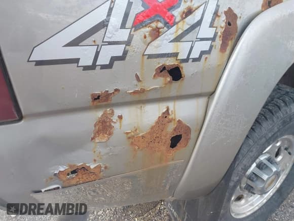 ✅ 2001 Chevrolet Silverado 2500HD LS • VIN: 1GCHK23U81F141792 • Лот: 41220878. Опубликован ранее на IAAI с пробегом 178 278 миль. Бесплатный доступ к архиву аукционных продаж из США и подробный отчёт об истории автомобиля на DreamBid. Изображение 14.