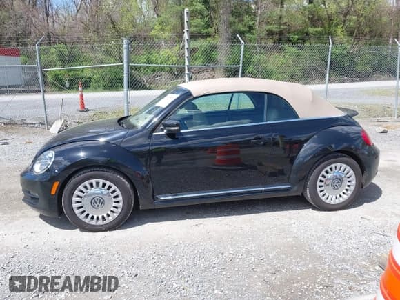 ✅ 2014 Volkswagen Beetle 2.5L w/Sound/Nav • VIN: 3VW5P7AT3EM803079 • Lot: 42025851. Wystawiony na IAAI z przebiegiem 101 028 mil. Bezpłatny archiwum sprzedaży aukcyjnych z USA i szczegółowy raport historii pojazdu na DreamBid. Zdjęcie 14.