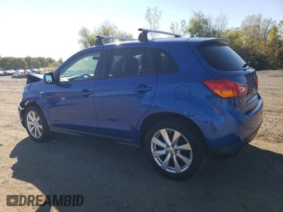 ✅ 2015 Mitsubishi Outlander ES • VIN: 4A4AP3AUXFE012437 • Лот: 82386175. Опубликован ранее на Copart с пробегом 102 694 миль. Бесплатный доступ к архиву аукционных продаж из США и подробный отчёт об истории автомобиля на DreamBid. Изображение 2.