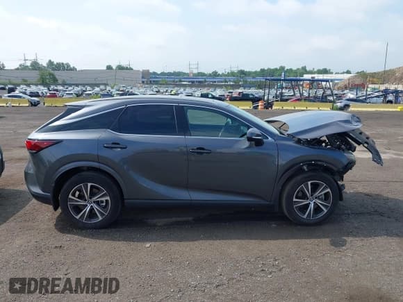 ✅ 2024 Lexus RX 350 • VIN: 2T2BAMCA6RC064611 • Лот: 42604032. Опубликован ранее на IAAI с пробегом 10 895 миль. Бесплатный доступ к архиву аукционных продаж из США и подробный отчёт об истории автомобиля на DreamBid. Изображение 13.