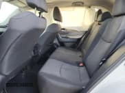 ✅ 2021 Toyota RAV4 XLE • VIN: 2T3P1RFVXMW158625 • Lot: 82441885. Wystawiony na Copart z przebiegiem 80 834 mil. Bezpłatny archiwum sprzedaży aukcyjnych z USA i szczegółowy raport historii pojazdu na DreamBid. Zdjęcie 11.