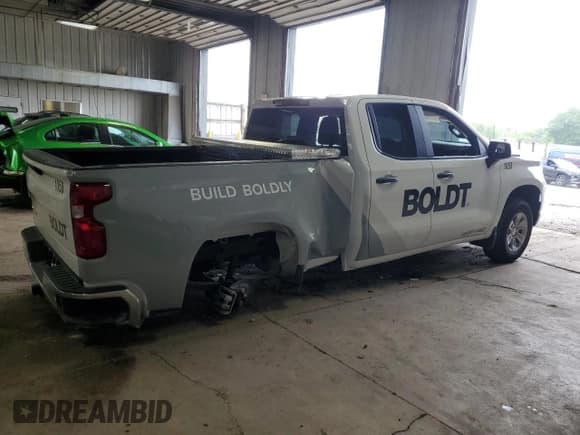 ✅ 2025 Chevrolet Silverado 1500 • VIN: 1GCRKAED4SZ206620 • Лот: 61067185. Опубликован ранее на Copart с пробегом 3 985 миль. Бесплатный доступ к архиву аукционных продаж из США и подробный отчёт об истории автомобиля на DreamBid. Изображение 3.