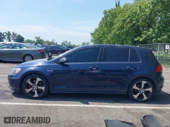 ✅ 2015 Volkswagen Golf GTI S • VIN: 3VW5T7AU3FM078976 • Лот: 42801241. Опубликован ранее на IAAI с пробегом 175 247 миль. Бесплатный доступ к архиву аукционных продаж из США и подробный отчёт об истории автомобиля на DreamBid. Изображение 14.