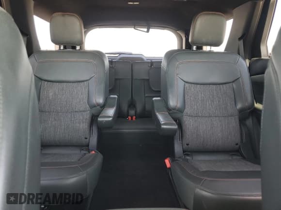 ✅ 2023 Ford Explorer Timberline • VIN: 1FMSK8JH9PGB61594 • Lot: 86693225. Wystawiony na Copart z przebiegiem 49 234 mil. Bezpłatny archiwum sprzedaży aukcyjnych z USA i szczegółowy raport historii pojazdu na DreamBid. Zdjęcie 10.