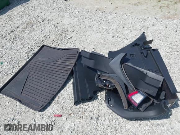 ✅ 2019 Jeep Cherokee Latitude Plus • VIN: 1C4PJLLX1KD272090 • Lot: 42672882. Listed on IAAI with 85,923 mi. Free auction sales archive from the USA and detailed vehicle history report at DreamBid. Image 12.