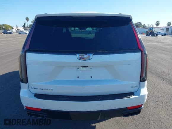 ✅ 2023 Cadillac Escalade 4WD Sport • VIN: 1GYS4FKL7PR286940 • Лот: 40702874. Опубликован ранее на IAAI с пробегом 7 981 миль. Бесплатный доступ к архиву аукционных продаж из США и подробный отчёт об истории автомобиля на DreamBid. Изображение 16.