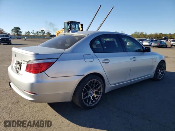 ✅ 2008 BMW 5 Series 535xi • VIN: WBANV93518CZ63211 • Лот: 86768665. Опубликован ранее на Copart с пробегом 213 549 миль. Бесплатный доступ к архиву аукционных продаж из США и подробный отчёт об истории автомобиля на DreamBid. Изображение 3.