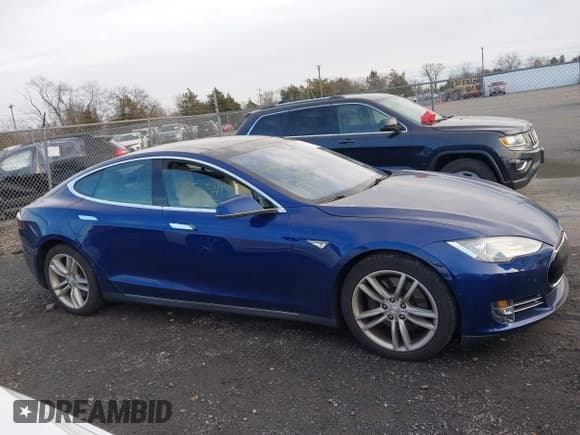 ✅ 2015 Tesla Model S 85D • VIN: 5YJSA1S20FF093624 • Лот: 43856541. Опубликован ранее на IAAI с пробегом Не указан. Бесплатный доступ к архиву аукционных продаж из США и подробный отчёт об истории автомобиля на DreamBid. Изображение 13.