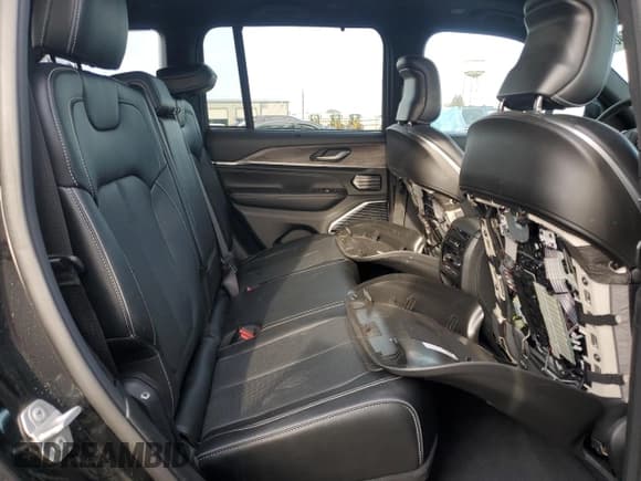 ✅ 2023 Jeep Grand Cherokee Overland • VIN: 1C4RJYD61P8794715 • Lot: 81606465. Listed on Copart with 54,242 mi. Free auction sales archive from the USA and detailed vehicle history report at DreamBid. Image 11.