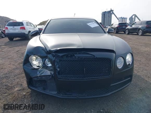 ✅ 2018 Bentley Flying Spur • VIN: SCBEC9ZA2JC070647 • Лот: 43317964. Опубликован ранее на IAAI с пробегом 60 360 миль. Бесплатный доступ к архиву аукционных продаж из США и подробный отчёт об истории автомобиля на DreamBid. Изображение 12.