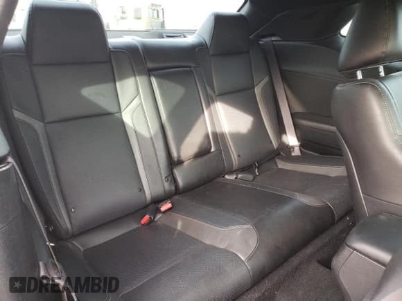 ✅ 2022 Dodge Challenger SXT • VIN: 2C3CDZGGXNH156756 • Lot: 78915354. Wystawiony na Copart z przebiegiem 43 704 mil. Bezpłatny archiwum sprzedaży aukcyjnych z USA i szczegółowy raport historii pojazdu na DreamBid. Zdjęcie 10.