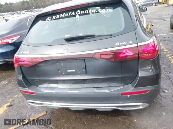 ✅ 2024 Mercedes-Benz E 450 • VIN: W1KLH6FB2RA026260 • Lot: 41748256. Listed on IAAI with 5,488 mi. Free auction sales archive from the USA and detailed vehicle history report at DreamBid. Image 17.