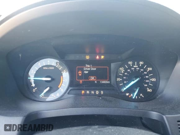 ✅ 2017 Ford Explorer • VIN: 1FM5K7B82HGD49901 • Lot: 91253985. Wystawiony na Copart z przebiegiem 134 829 mil. Bezpłatny archiwum sprzedaży aukcyjnych z USA i szczegółowy raport historii pojazdu na DreamBid. Zdjęcie 9.