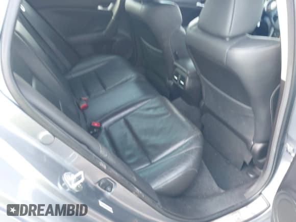 ✅ 2011 Acura TSX Technology • VIN: JH4CW2H6XBC001480 • Lot: 42432484. Listed on IAAI with 140,152 mi. Free auction sales archive from the USA and detailed vehicle history report at DreamBid. Image 8.