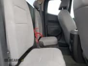 ✅ 2017 Chevrolet Colorado 2WD WT • VIN: 1GCHSBEA4H1203568 • Lot: 92033575. Wystawiony na Copart z przebiegiem 121 065 mil. Bezpłatny archiwum sprzedaży aukcyjnych z USA i szczegółowy raport historii pojazdu na DreamBid. Zdjęcie 10.