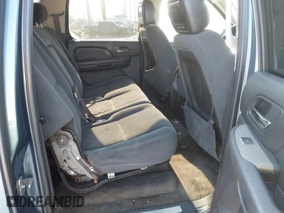 ✅ 2008 Chevrolet Suburban 3LT • VIN: 3GNFC160X8G162523 • Lot: 41527311. Listed on IAAI with 245,195 mi. Free auction sales archive from the USA and detailed vehicle history report at DreamBid. Image 8.