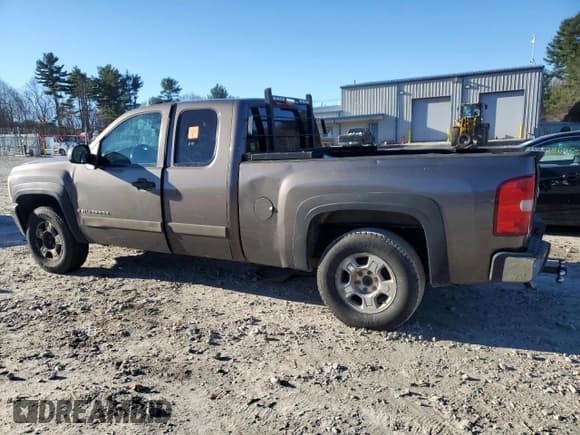 ✅ 2007 Chevrolet Silverado 1500 1LT • VIN: 2GCEC19C471731240 • Лот: 92356235. Опубликован ранее на Copart с пробегом 200 386 миль. Бесплатный доступ к архиву аукционных продаж из США и подробный отчёт об истории автомобиля на DreamBid. Изображение 2.