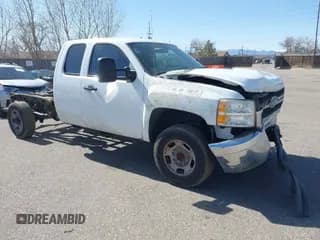✅ 2013 Chevrolet Silverado 2500HD Work Truck • VIN: 1GC2CVCG7DZ208349 • Lot: 41774388. Wystawiony na IAAI z przebiegiem 260 853 mil. Bezpłatny archiwum sprzedaży aukcyjnych z USA i szczegółowy raport historii pojazdu na DreamBid. Zdjęcie 1.