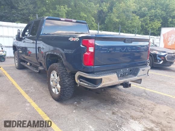 ✅ 2021 Chevrolet Silverado 2500HD LTZ • VIN: 1GC1YPEY5MF156798 • Lot: 43087195. Listed on IAAI with 45,692 mi. Free auction sales archive from the USA and detailed vehicle history report at DreamBid. Image 3.