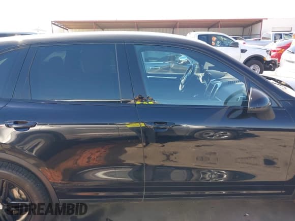 ✅ 2011 Porsche Cayenne S • VIN: WP1AB2A2XBLA45263 • Lot: 43576473. Listed on IAAI with 138,556 mi. Free auction sales archive from the USA and detailed vehicle history report at DreamBid. Image 13.