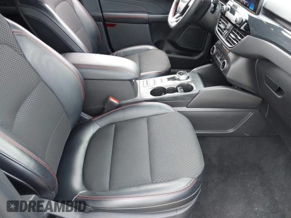 ✅ 2025 Ford Escape ST-Line Select • VIN: 1FMCU9NA5SUA42176 • Lot: 42766553. Wystawiony na IAAI z przebiegiem 16 939 mil. Bezpłatny archiwum sprzedaży aukcyjnych z USA i szczegółowy raport historii pojazdu na DreamBid. Zdjęcie 5.