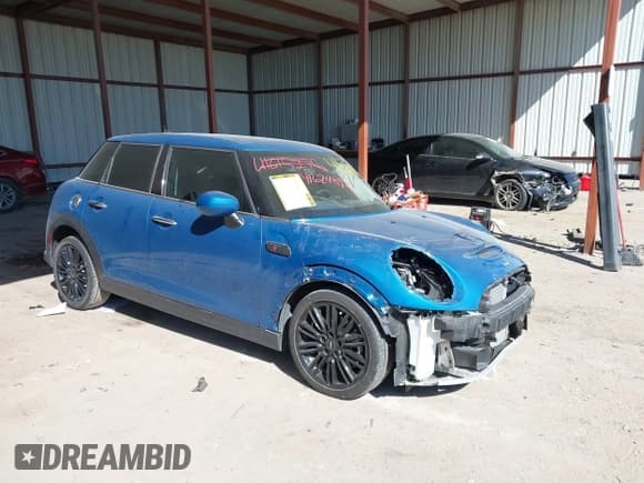 ✅ 2024 MINI Hardtop 4 Door Cooper S • VIN: WMW53DK05R2U72842 • Lot: 41624892. Wystawiony na IAAI z przebiegiem 11 045 mil. Bezpłatny archiwum sprzedaży aukcyjnych z USA i szczegółowy raport historii pojazdu na DreamBid. Zdjęcie 1.