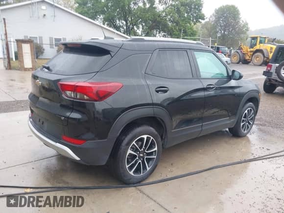 2024 Chevrolet TrailBlazer LT z VIN KL79MRSL8RB057083, wystawiony jako IAAI lot #43271968 z przebiegiem 35 809 mil mil oraz . Historia ofert i sprzedaży dostępna na DreamBid. Obrazek 4.