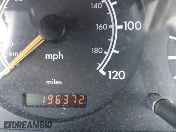 ✅ 1998 Mercedes-Benz M 320/430/500 • VIN: 4JGAB54E4WA028044 • Lot: 42013560. Wystawiony na IAAI z przebiegiem 196 372 mil. Bezpłatny archiwum sprzedaży aukcyjnych z USA i szczegółowy raport historii pojazdu na DreamBid. Zdjęcie 7.