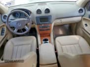✅ 2007 Mercedes-Benz M 350 • VIN: 4JGBB86E17A288230 • Лот: 85682575. Опубликован ранее на Copart с пробегом 231 404 миль. Бесплатный доступ к архиву аукционных продаж из США и подробный отчёт об истории автомобиля на DreamBid. Изображение 8.