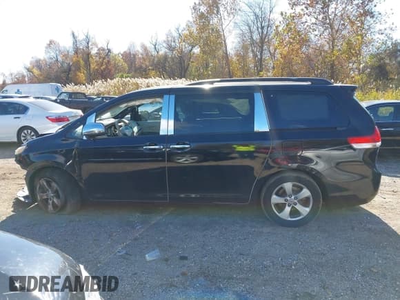 ✅ 2012 Toyota Sienna LE • VIN: 5TDKK3DC6CS196455 • Lot: 43662328. Wystawiony na IAAI z przebiegiem 155 520 mil. Bezpłatny archiwum sprzedaży aukcyjnych z USA i szczegółowy raport historii pojazdu na DreamBid. Zdjęcie 15.