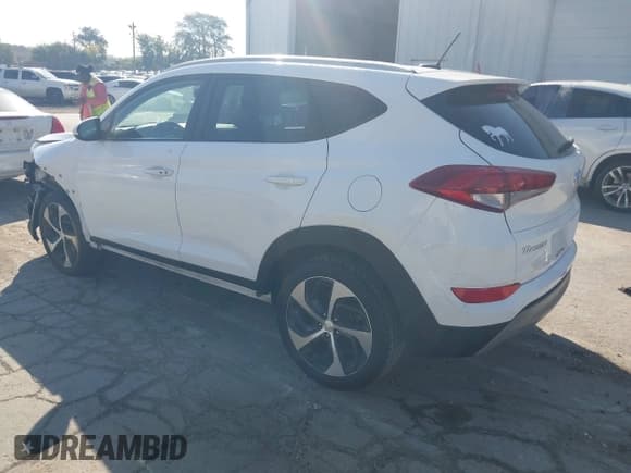 ✅ 2017 Hyundai Tucson Sport • VIN: KM8J33A22HU506975 • Lot: 43233313. Listed on IAAI with 61,552 mi. Free auction sales archive from the USA and detailed vehicle history report at DreamBid. Image 3.
