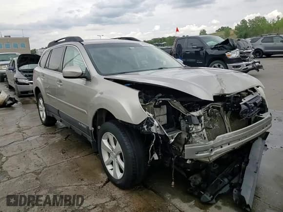 ✅ 2014 Subaru Outback Limited • VIN: 4S4BRDLC9E2213483 • Lot: 65288085. Listed on Copart with 131,100 mi. Free auction sales archive from the USA and detailed vehicle history report at DreamBid. Image 15.