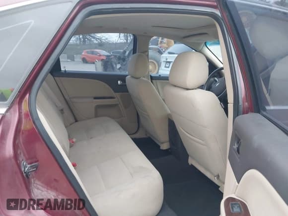 ✅ 2008 Ford Taurus SEL • VIN: 1FAHP24W28G105270 • Lot: 43723189. Listed on IAAI with 179,775 mi. Free auction sales archive from the USA and detailed vehicle history report at DreamBid. Image 8.