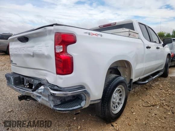 ✅ 2025 Chevrolet Silverado 1500 • VIN: 1GCRKAEK0SZ198062 • Лот: 70900665. Опубликован ранее на Copart с пробегом 7 584 миль. Бесплатный доступ к архиву аукционных продаж из США и подробный отчёт об истории автомобиля на DreamBid. Изображение 3.