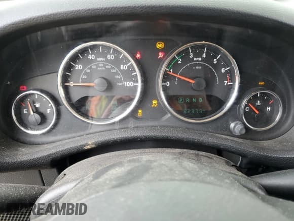 ✅ 2018 Jeep Wrangler Unlimited Sport • VIN: 1C4BJWDG0JL884456 • Lot: 91125265. Wystawiony na Copart z przebiegiem 82 379 mil. Bezpłatny archiwum sprzedaży aukcyjnych z USA i szczegółowy raport historii pojazdu na DreamBid. Zdjęcie 9.