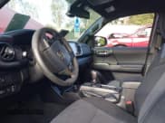 ✅ 2020 Toyota Tacoma SR5 • VIN: 3TMAZ5CN0LM137472 • Лот: 43111489. Опубликован ранее на IAAI с пробегом 29 551 миль. Бесплатный доступ к архиву аукционных продаж из США и подробный отчёт об истории автомобиля на DreamBid. Изображение 17.