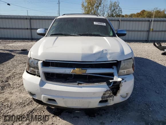 ✅ 2011 Chevrolet Suburban LTZ • VIN: 1GNSCKE00BR216666 • Lot: 77368824. Wystawiony na Copart z przebiegiem 185 922 mil. Bezpłatny archiwum sprzedaży aukcyjnych z USA i szczegółowy raport historii pojazdu na DreamBid. Zdjęcie 5.