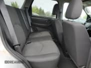 ✅ 2005 Mazda Tribute i • VIN: 4F2YZ92Z85KM55117 • Лот: 67610845. Опубликован ранее на Copart с пробегом 246 960 миль. Бесплатный доступ к архиву аукционных продаж из США и подробный отчёт об истории автомобиля на DreamBid. Изображение 11.