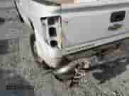 2015 Chevrolet Silverado 2500HD Work Truck z VIN 1GC1KUEG4FF128047, wystawiony jako Copart lot #52867355 z przebiegiem 91 860 mil mil oraz Szkoda całkowita • Salvage title. Historia ofert i sprzedaży dostępna na DreamBid. Obrazek 9.