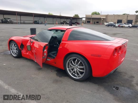 ✅ 2010 Chevrolet Corvette 1LT • VIN: 1G1YA2DW4A5107642 • Лот: 43336085. Опубликован ранее на IAAI с пробегом 161 507 миль. Бесплатный доступ к архиву аукционных продаж из США и подробный отчёт об истории автомобиля на DreamBid. Изображение 3.