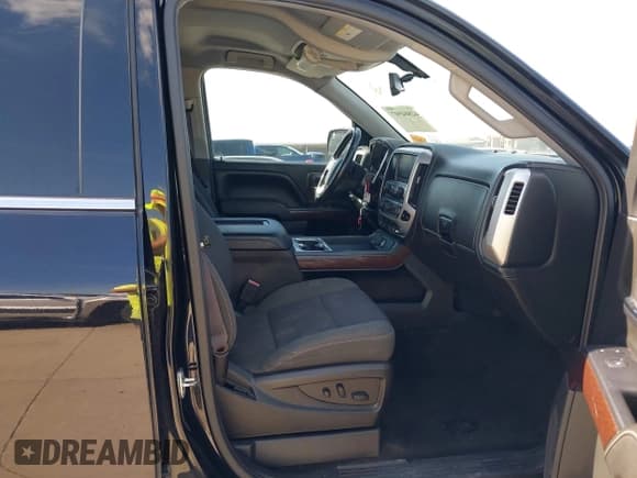 ✅ 2017 GMC Sierra 1500 SLE • VIN: 3GTP1MEC1HG289631 • Lot: 42804597. Listed on IAAI with 114,835 mi. Free auction sales archive from the USA and detailed vehicle history report at DreamBid. Image 5.