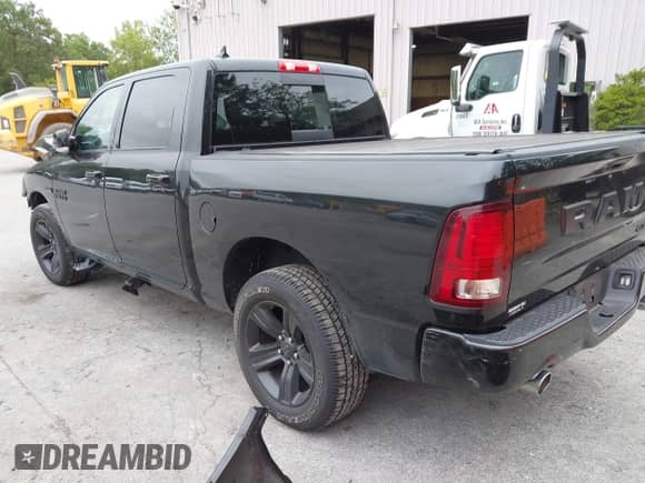 2017 Ram 1500 Night z VIN 1C6RR7MT1HS640395, wystawiony jako IAAI lot #43011656 z przebiegiem 48 144 mil mil oraz . Historia ofert i sprzedaży dostępna na DreamBid. Obrazek 3.