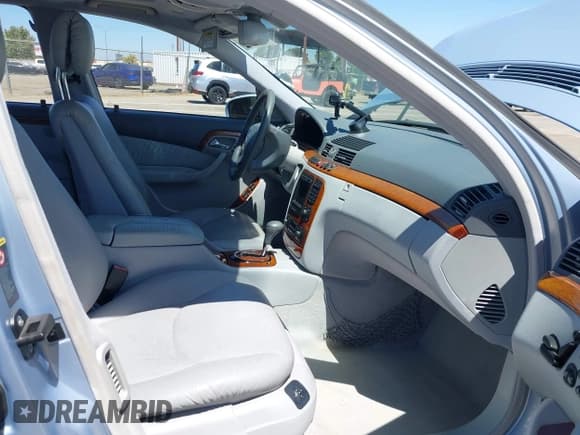 ✅ 2002 Mercedes-Benz S 430 • VIN: WDBNG70J82A306152 • Lot: 42907169. Listed on IAAI with 191,497 mi. Free auction sales archive from the USA and detailed vehicle history report at DreamBid. Image 5.