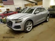 ✅ 2022 Audi Q8 Premium • VIN: WA1AVBF16ND019115 • Lot: 76989333. Wystawiony na Copart z przebiegiem 15 912 mil. Bezpłatny archiwum sprzedaży aukcyjnych z USA i szczegółowy raport historii pojazdu na DreamBid. Zdjęcie 1.