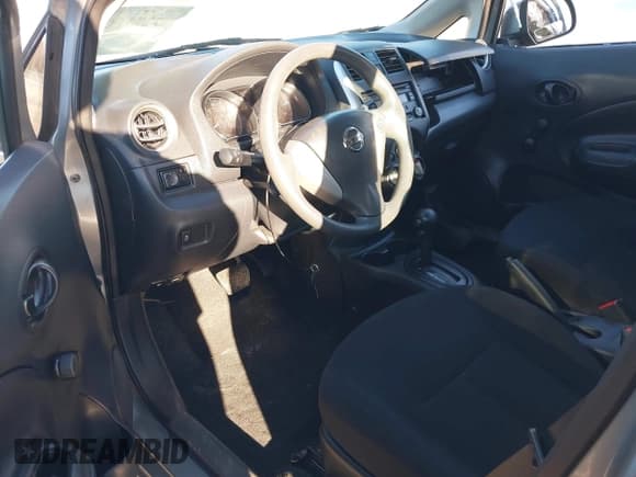 ✅ 2014 Nissan Note S • VIN: 3N1CE2CP3EL436812 • Lot: 41271500. Wystawiony na IAAI z przebiegiem 49 769 mil. Bezpłatny archiwum sprzedaży aukcyjnych z USA i szczegółowy raport historii pojazdu na DreamBid. Zdjęcie 5.