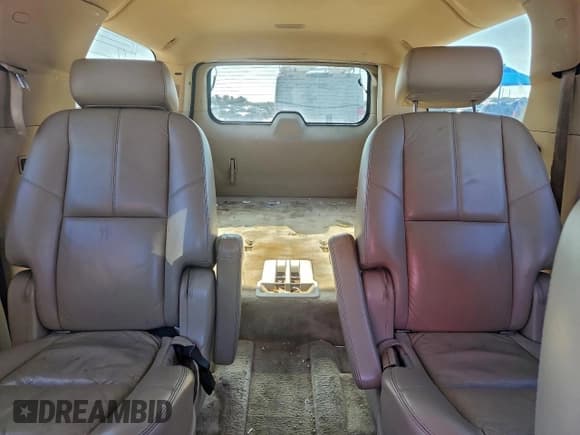 ✅ 2007 Chevrolet Suburban LT • VIN: 3GNFC16037G300966 • Lot: 94731505. Wystawiony na Copart z przebiegiem 137 626 mil. Bezpłatny archiwum sprzedaży aukcyjnych z USA i szczegółowy raport historii pojazdu na DreamBid. Zdjęcie 10.