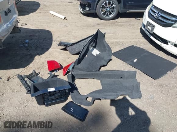 ✅ 2015 BMW 3 Series 320i xDrive • VIN: WBA3C3G57FNS74828 • Lot: 41920253. Wystawiony na IAAI z przebiegiem 72 521 mil. Bezpłatny archiwum sprzedaży aukcyjnych z USA i szczegółowy raport historii pojazdu na DreamBid. Zdjęcie 12.